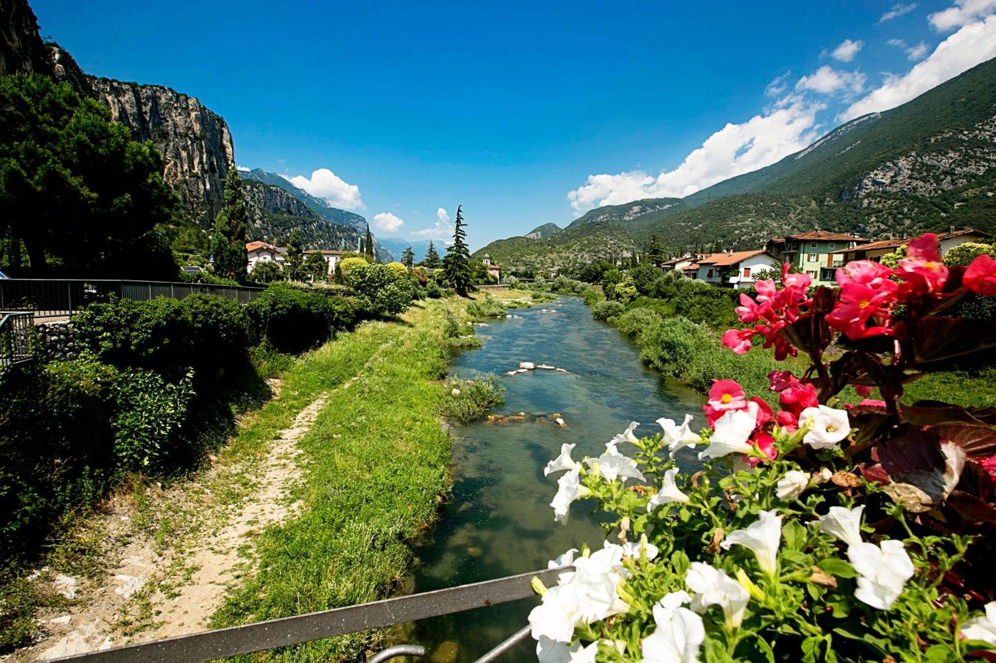 Residenza Al Ponte Appartement Arco Buitenkant foto